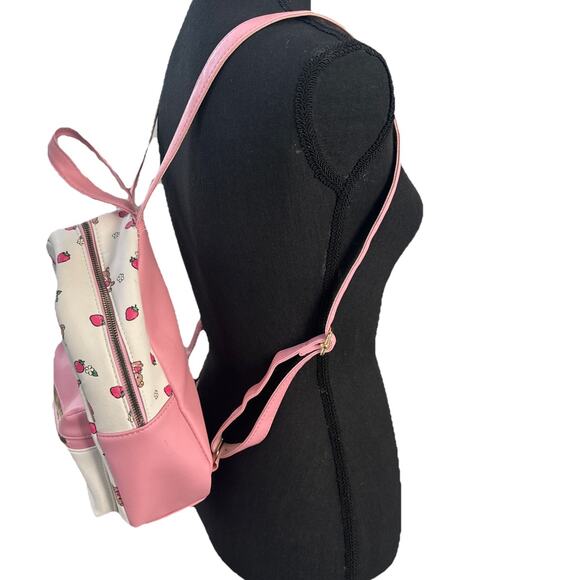 Rilakkuma Mini Backpack Teddy Bear Strawberry White Pink San-X Bioworld Small - Picture 2 of 16